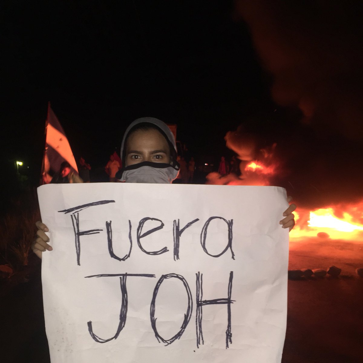 Patricia100cia's tweet photo. #PrayForHonduras si no s sale lo sacamos https://t.co/YfSTJTU1Ld