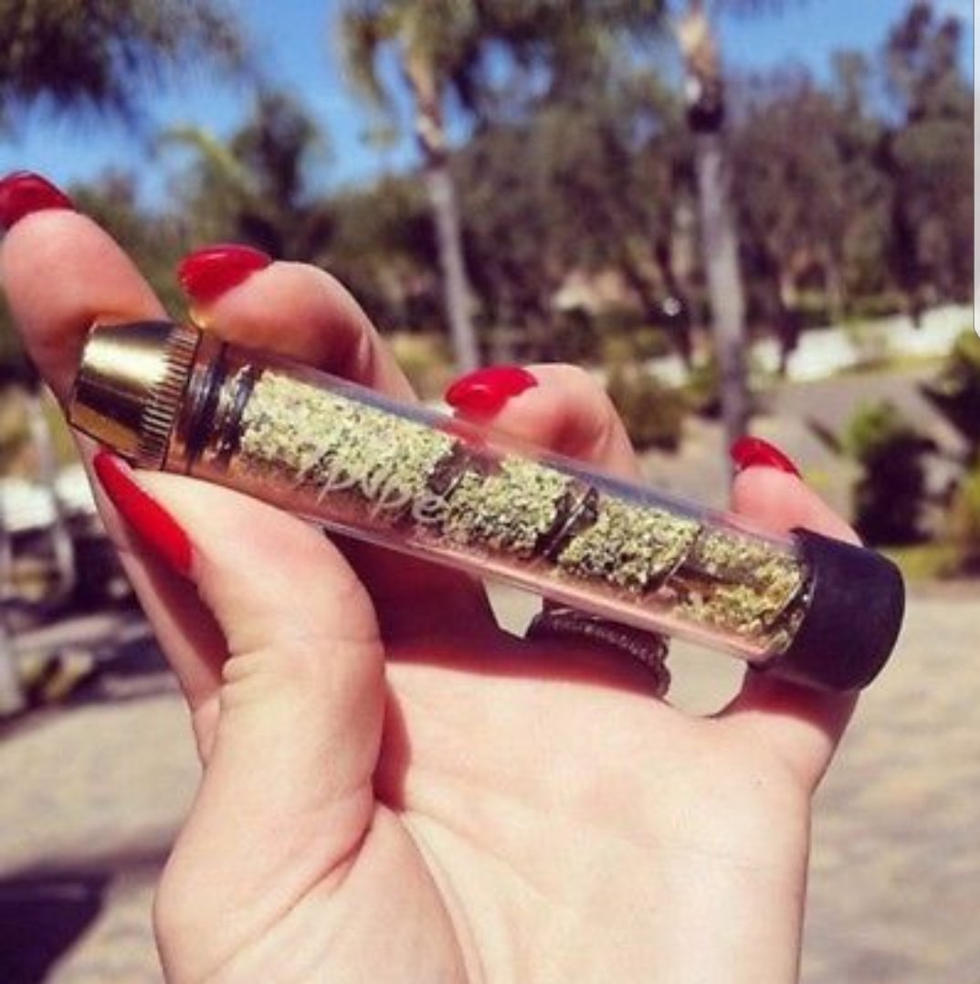 PIPEITUP_420's tweet photo. https://t.co/Ix5i2EEw2v https://t.co/EVDI9oi0Es
