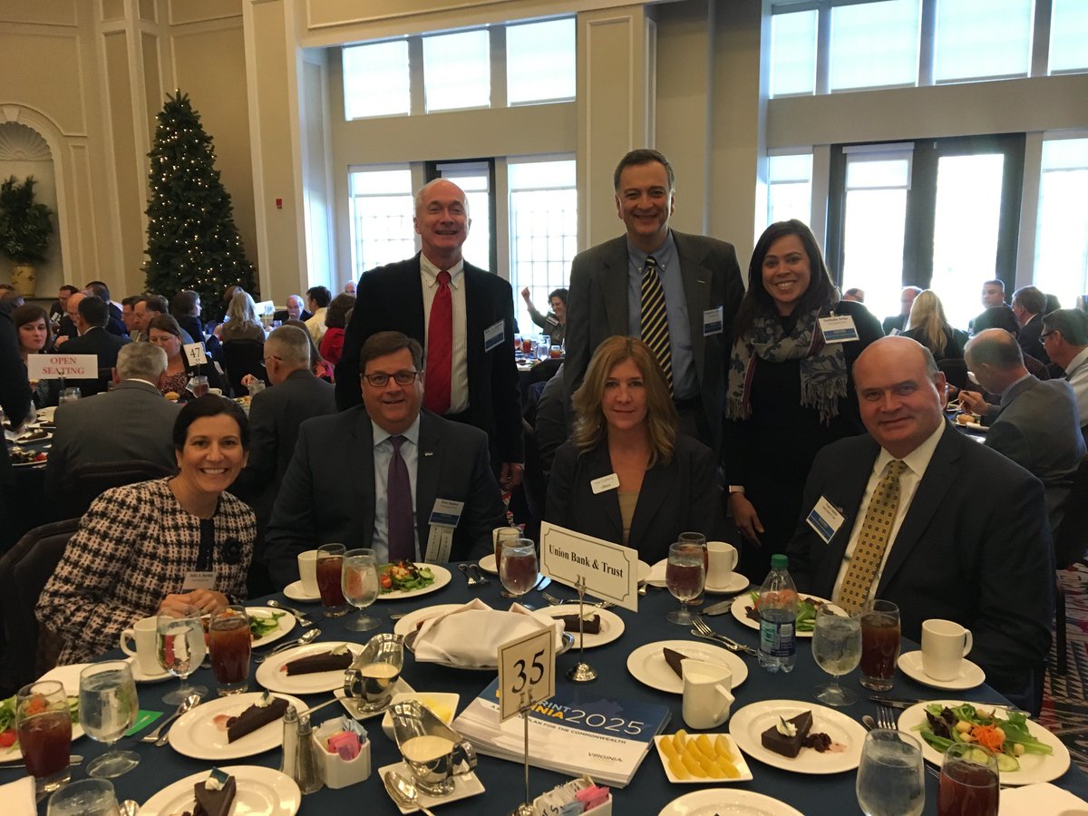Atlantic_Union's tweet photo. A record-breaking 902 people participated in the annual @VAChamber Economic Summit! We’re proud to sponsor this event and discuss ways to help Virginia communities thrive in 2018.
#VAEconomicSummit #BankatUnion #VirginiasBank https://t.co/4umOKoN6oZ