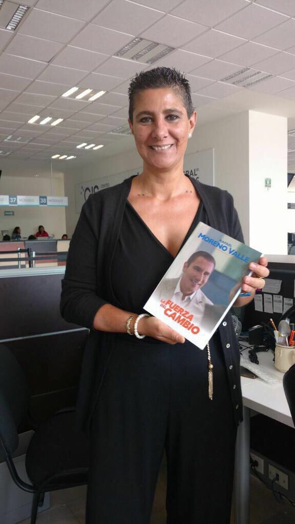 CristianEdoGlz's tweet photo. Un gobierno de Resultados es lo que contiene este libro, de cómo la transformación si es posible. #FuerzaDelCambio @RafaMorenoValle https://t.co/lgs37YL8i6