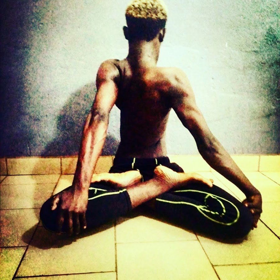 sa2vio's tweet photo. Mes respects au congolais #straussleserpent gagnant de la saison 2 de l'Afrique a un incroyable talent. Congrat!!! https://t.co/OxZSankSEN