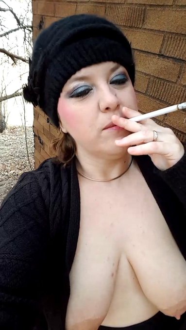 Always giving my VIP videos a #smokingfetish touch. https://t.co/aag9mPpFSv<a href="/tag/smokingfetish"class="tags">#smokingfetish</a>