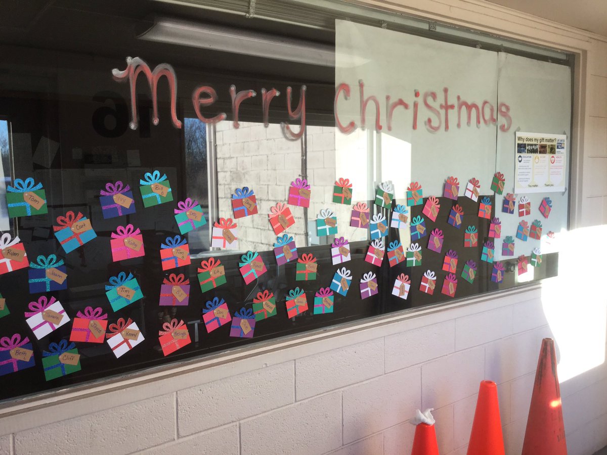 HCCSCTrans's tweet photo. #HCCSCTrans is getting into the Christmas spirit. #ourbusdriversrock #Thankfulformyworkfamily https://t.co/eNM5hWmjh3