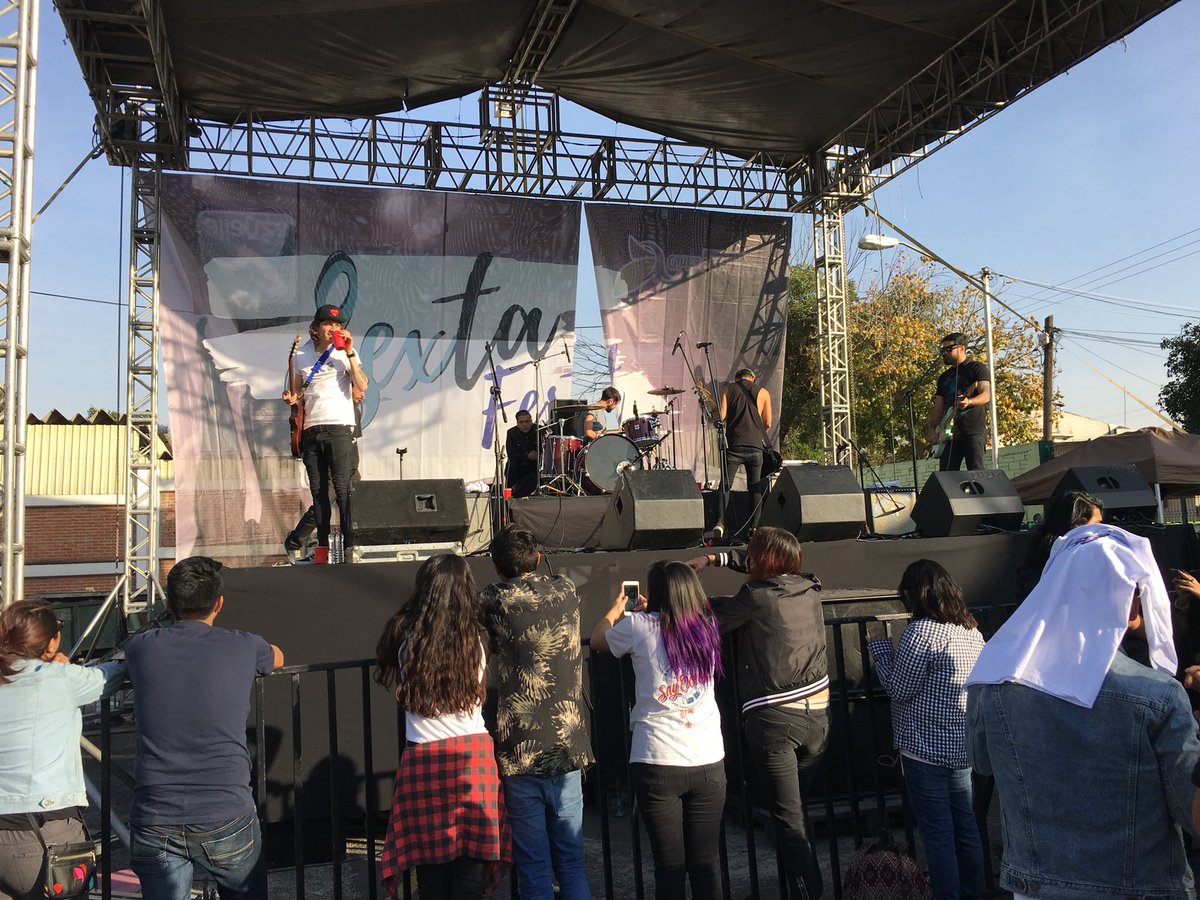 NAlianzaCDMX's tweet photo. Ya estamos con @sayoceanband en #SextaFest ¿Y tú dónde andas? https://t.co/2itEKPxAiH