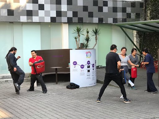 enovamx's tweet photo. En #ENOVA queremos que los #enovers estén sanos y fuertes. Participa en las sesiones de kickboxing los viernes en nuestras instalaciones. https://t.co/l7HtSfgURA