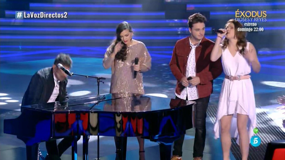 #LaVozDirectos2 ¡MOMENTAZO¡ <a href="/PabloLopezMusic/">Pablo López</a> interpreta 'Debería' junto a <a href="/GabrieleLaVoz/">Gabriele</a> <a href="/JenniferFLaVoz/">Jennifer F. La Voz</a> y @KamilaLaVoz mdia.st/directo5