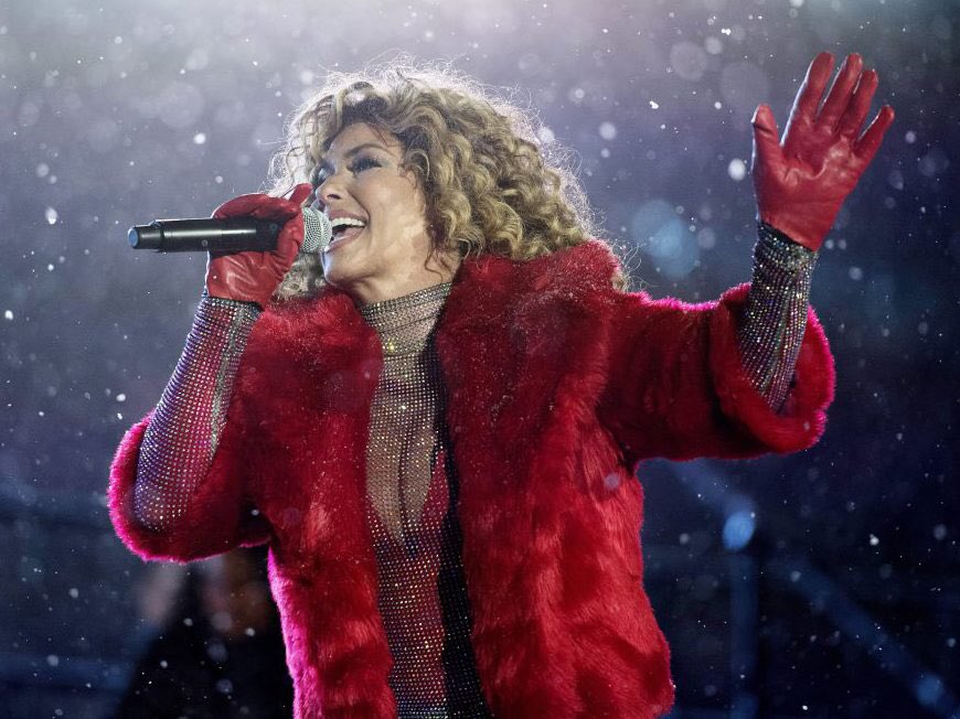 leonv23's tweet photo. So last Sunday the Toronto Argonauts won the #GreyCup in football and the great Shania Twain gave us a fabulous half-time show #CFLOL17 https://t.co/jedZXCskdf
