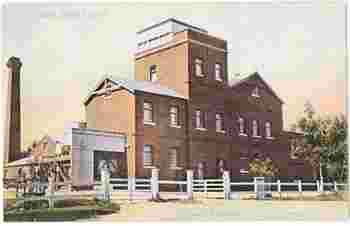 CameraAtWork's tweet image. Interesting that some factory images end up as commercial postcards. This #Euroa Butter Factory #postcard, c1910 in Royal Historical Society of Victoria postcard collection (PC-1126) is a great example #Ilovebutterfactories #cameraatwork @historyvictoria @museumsvictoria