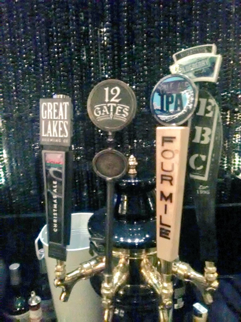 BuffaloVillian's tweet photo. @CurtissHotel #ChezAmi Is stepping up it's game again. Now Serving Draft!! ๐บ๐ป https://t.co/j45atRSCDr
