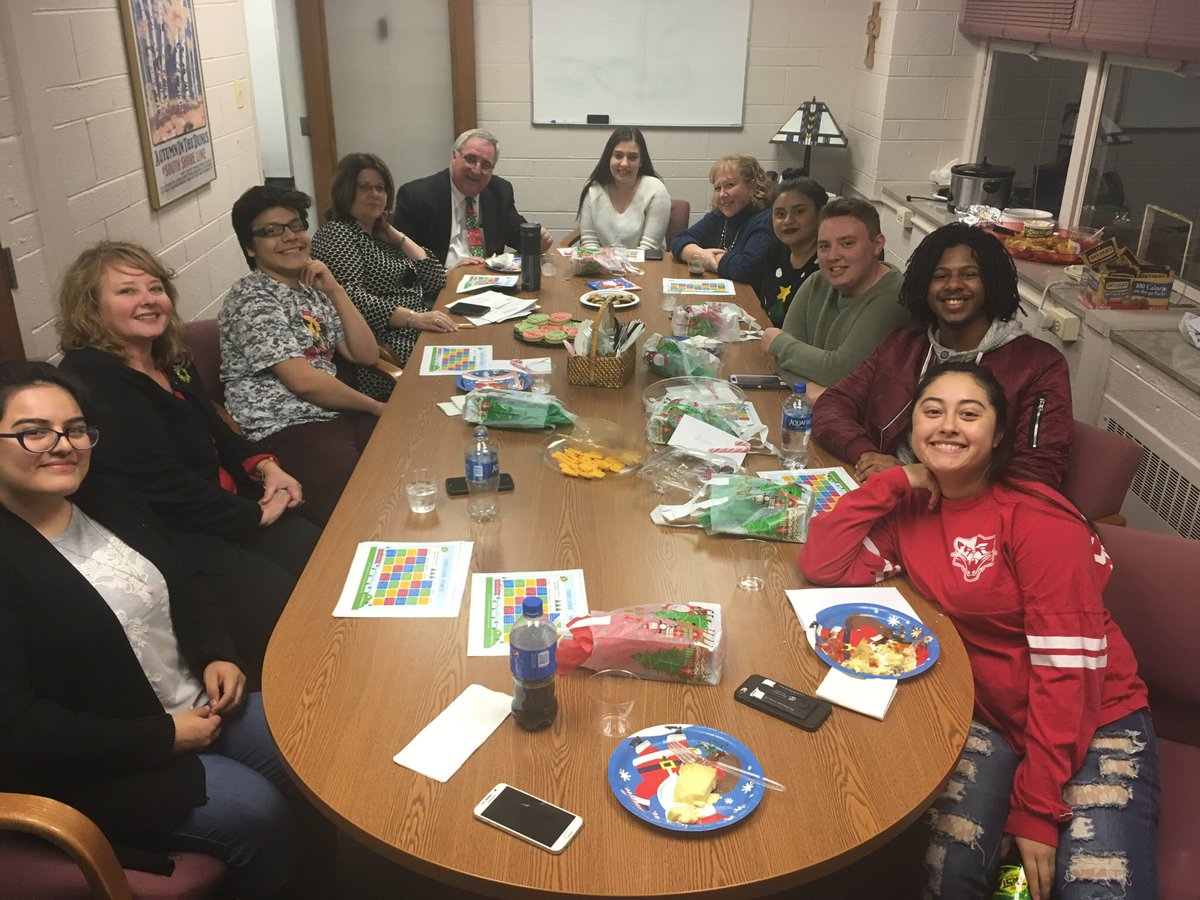 RitaHickey13's tweet photo. Enjoying the wonderful student workers of Student Affairs https://t.co/zSppoenzfM
