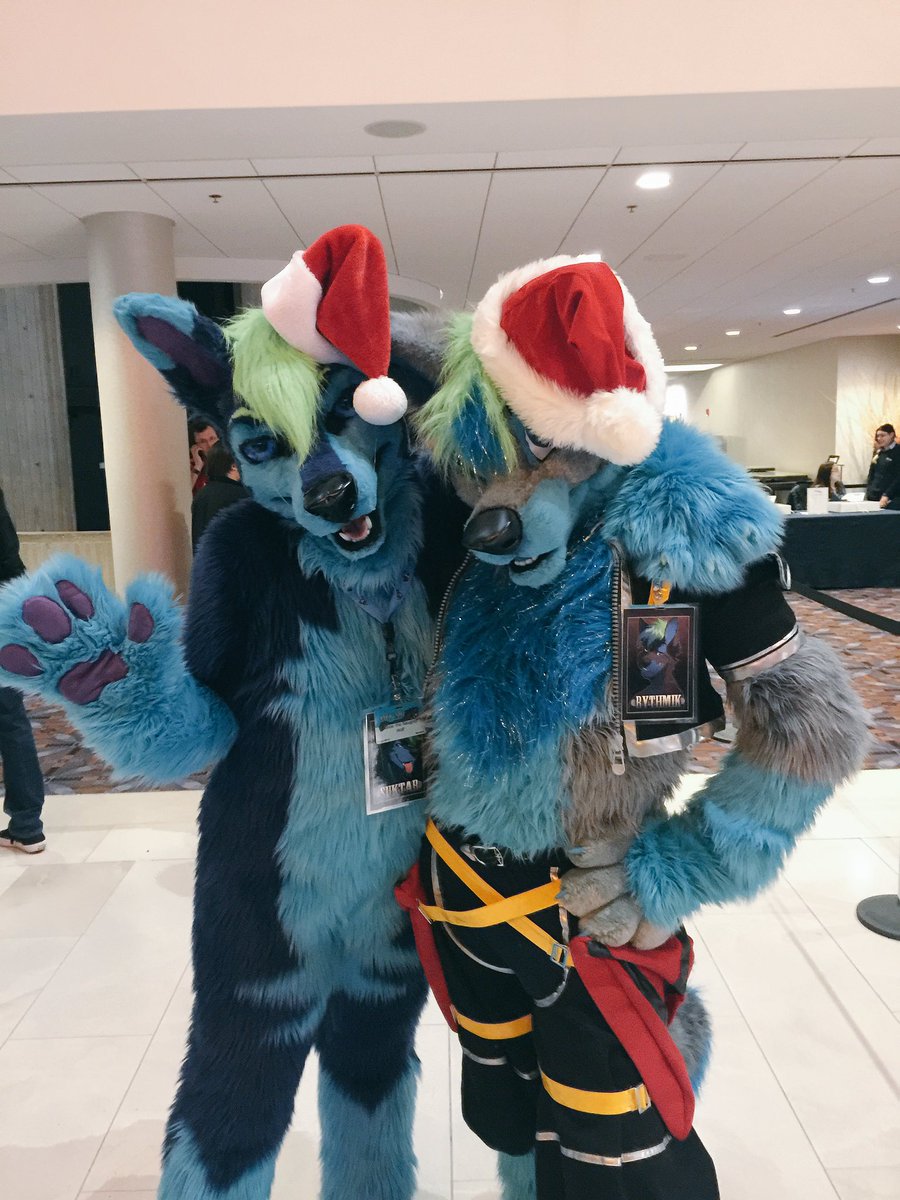 stormwuff_'s tweet photo. Santa @Suktar and @Rythmik_paws ! #MFF2017 #furfest https://t.co/4JPCIo0JJw