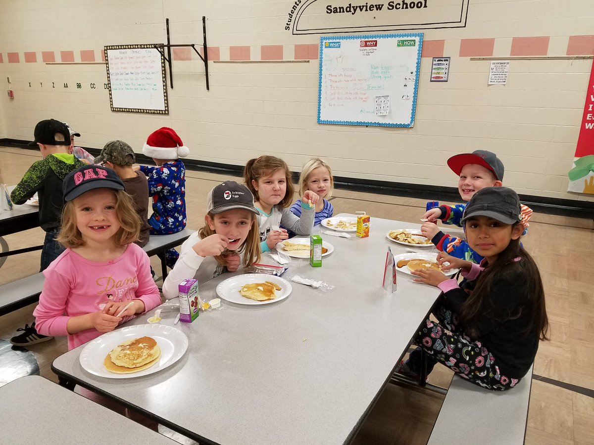 LisaSchreur's tweet photo. Pajamas and pancakes. Kids at Sandyview SOAR!! #SandyviewStars https://t.co/Hm5CYRCIMr