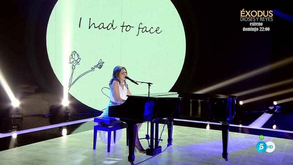 📹 #LaVozDirectos2 @KamilaLaVoz, fiel a su piano, vuelve a brillar y despierta el comentario más inesperado de <a href="/_JesusVazquez_/">Jesús Vázquez</a> bit.ly/2iB8voL