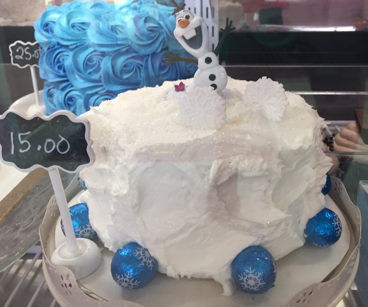 cakebreakmedhat's tweet photo. Midnight madness mini cakes for sale #MidnightMadness #cakes #downtown #Ccda https://t.co/1srQevF0nP