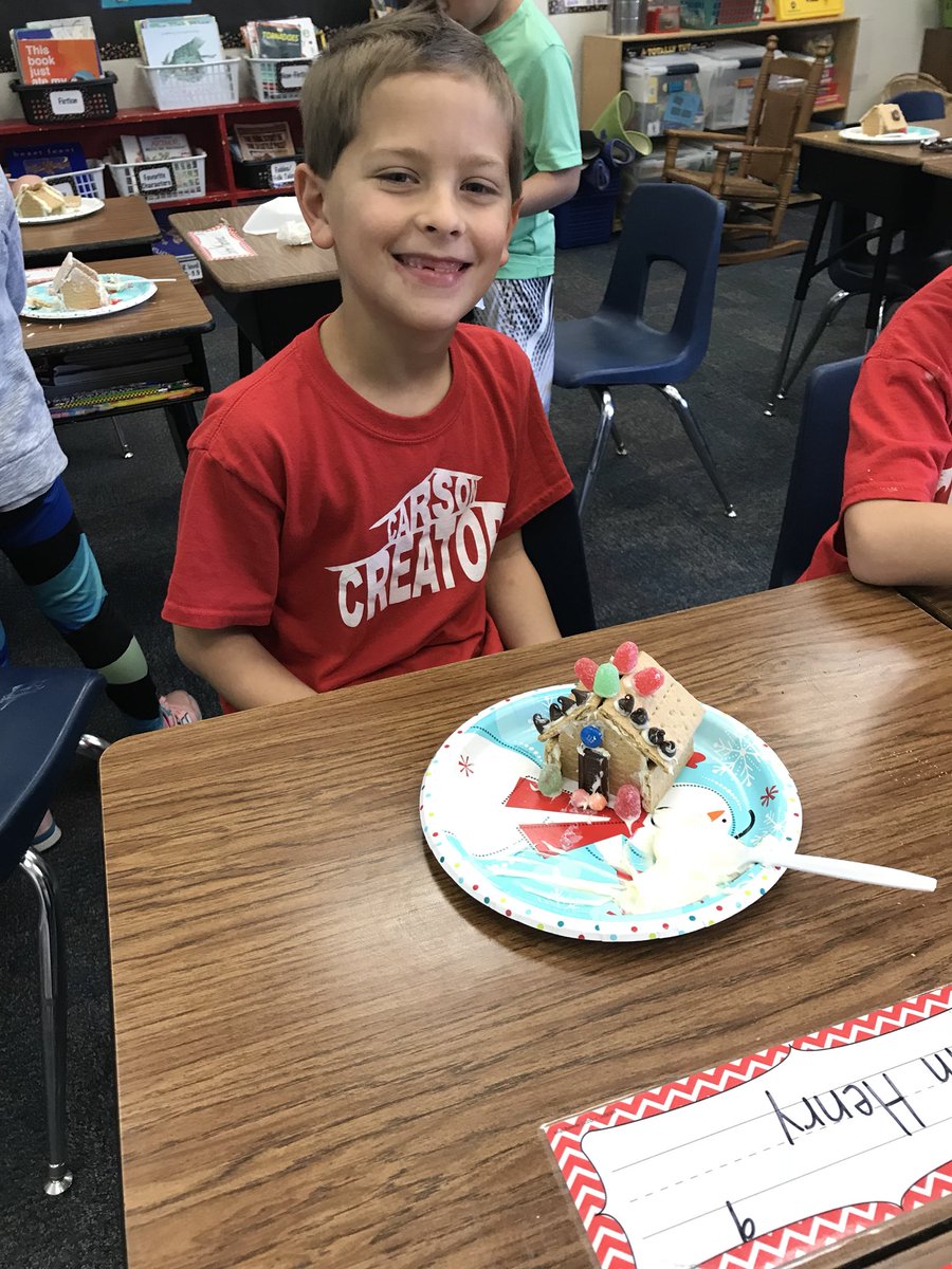 samremington2's tweet photo. Wrapping up a shape unit in a yummy way #Carson stars making graham cracker houses 😋 https://t.co/JZKqpHlOIX
