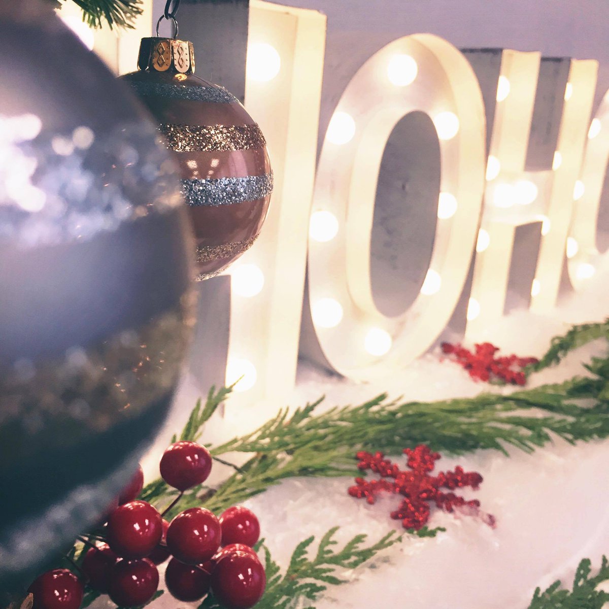 weddingfld's tweet photo. 25 Days until Christmas! Consider us for your holiday party needs; rentals, garlands &amp; full-service decor! https://t.co/zicYdijGlo 

#FLDevents #kwawesome #kwdecorator #christmasparty #holidays #dtk #kwflorist https://t.co/pj37AavByt