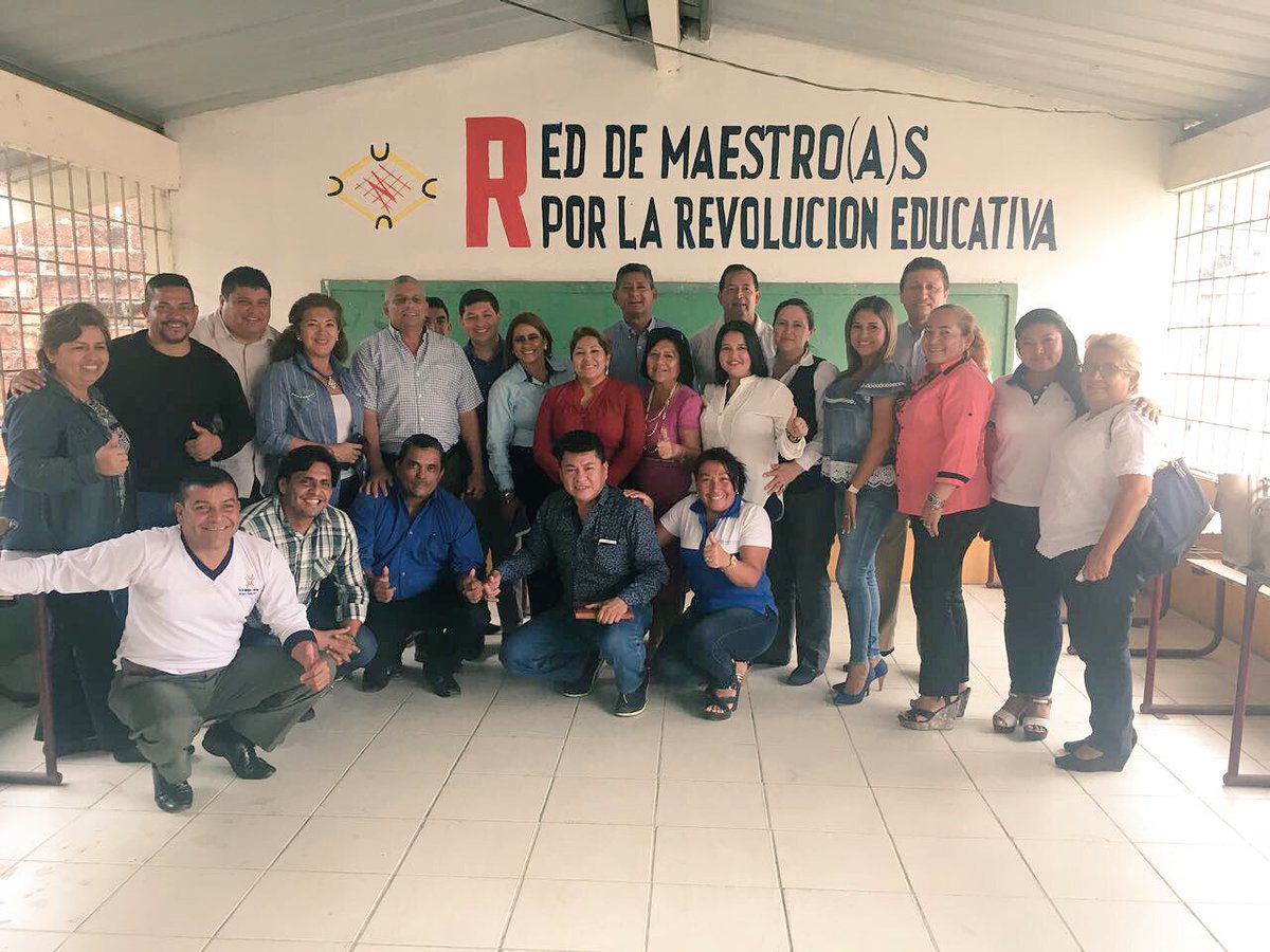 RedMaestrxsZ5's tweet photo. Dirigencia de @RedMaestrxsZ5 planificando actividades para socialización de las Reformas a la LOEI #NuevoEscalafón https://t.co/AcW8y2sMXD