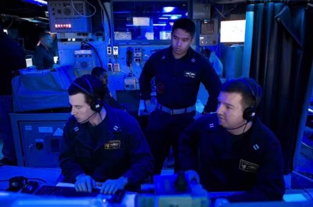 SurfaceWarriors's tweet image. Warfare Tactics Instructors bring tactical expertise to #SURFOR - goo.gl/efJNmi #SMWDC