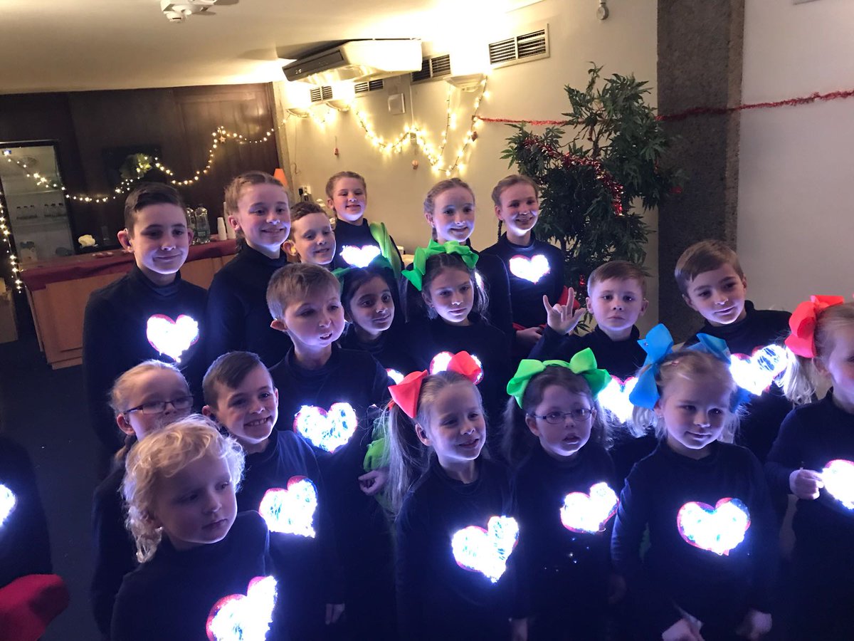<a href="/hfdeafschool/">Holy Family Deaf School Cabra</a> Principal Eimear O'Rourke congratulates pupils #holyfamilyjuniordeafchoir so #proud #stoletheshow #deaf #ireland #LoveISL