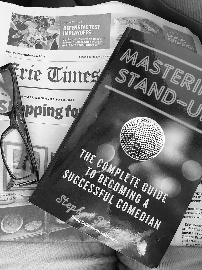 TheVictoriaDay's tweet photo. #FlashbackFriday to when I received my @RosenfieldBook #MasteringStandup 😀🎤 https://t.co/mPmKHQ1P9Y