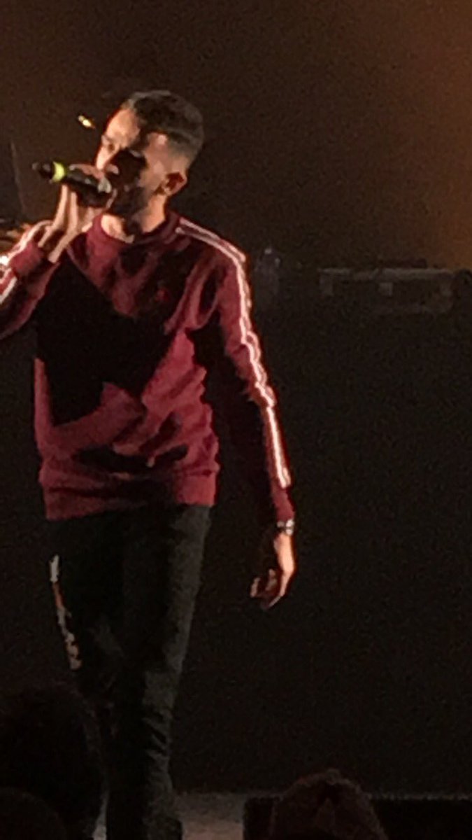 0ceanegch's tweet photo. Un ptn de concert de folie ! C’était le feuuuu ! Merci encore @Ridsa_Officiel @SamoBen2 et le reste de l’équipe ! #TeamR #TeamRidsa 🖤💎 https://t.co/7YjYYIiKqc