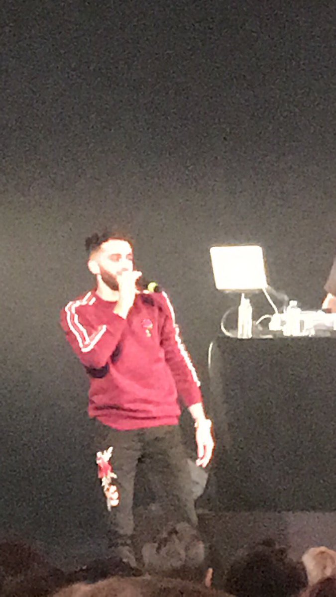0ceanegch's tweet photo. Un ptn de concert de folie ! C’était le feuuuu ! Merci encore @Ridsa_Officiel @SamoBen2 et le reste de l’équipe ! #TeamR #TeamRidsa 🖤💎 https://t.co/7YjYYIiKqc