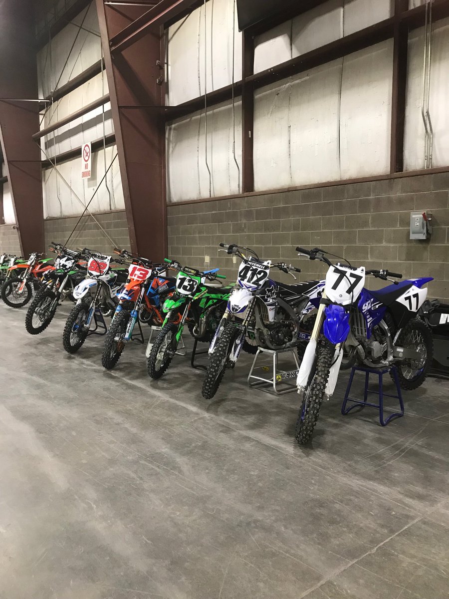 DawneDomes's tweet photo. Weyburn boys gettin ready to send it #arenacross#rapidcity https://t.co/0XqFApRa5s