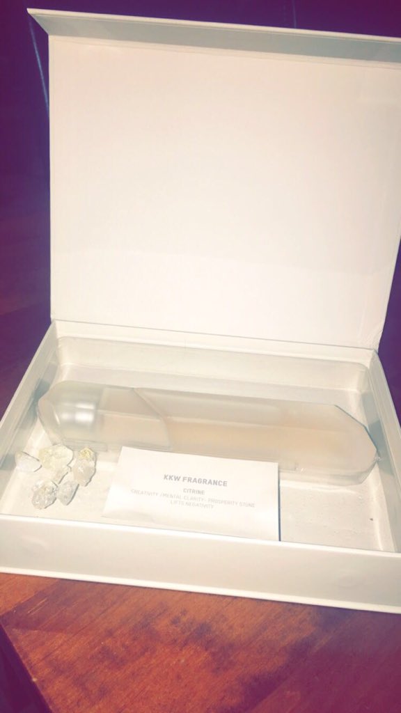 shirlsy's tweet image. My @KKWFRAGRANCE Crystal Gardenia oud has arrived safely in London! The scent is stunning #KKWFragrance #Thankyoukim