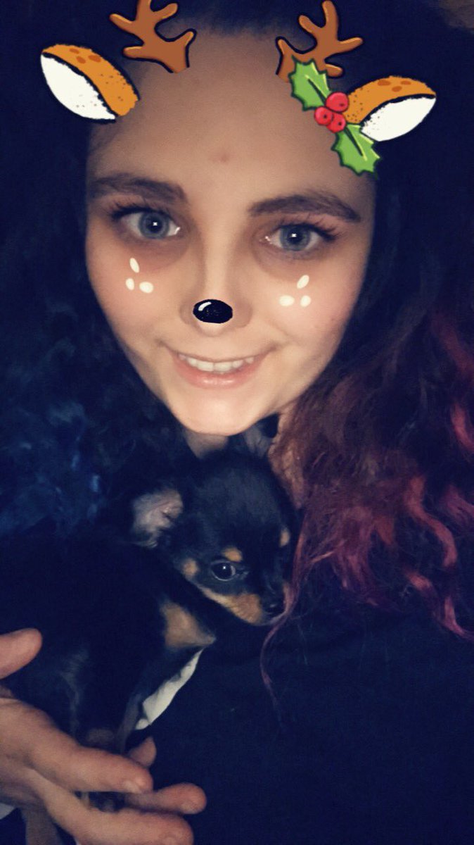 LoveFromLinee's tweet image. Me and my puppy took a selfie for @ItsJamesEssex 💖💖 #SelfieForJames