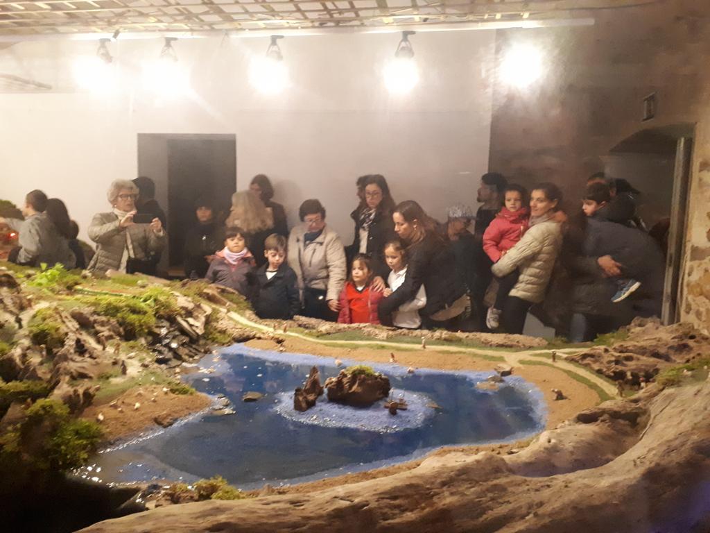 MdlMediterrania's tweet photo. Ja el tenim inaugurat! #pessebre #FiraStAndreu https://t.co/ox5c41TVIs