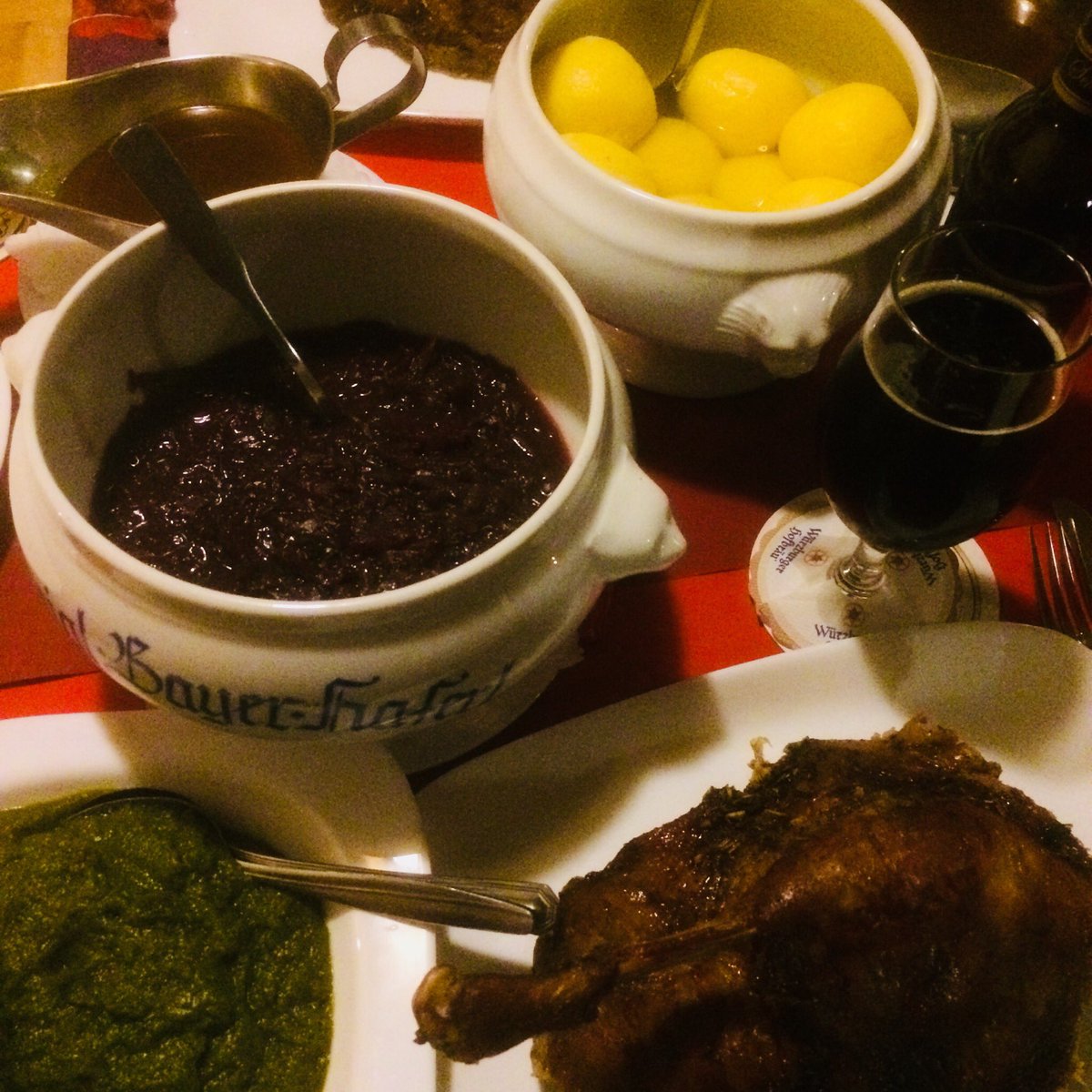 RolandFlade's tweet photo. #Gansessen im #Postkutscherl. https://t.co/pxHSiAKpwe