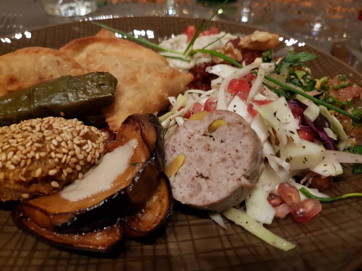 smdberlin's tweet photo. Spontane Dinnerverkostung im #kreuzbergerhimmel https://t.co/VtlUZfHGoa