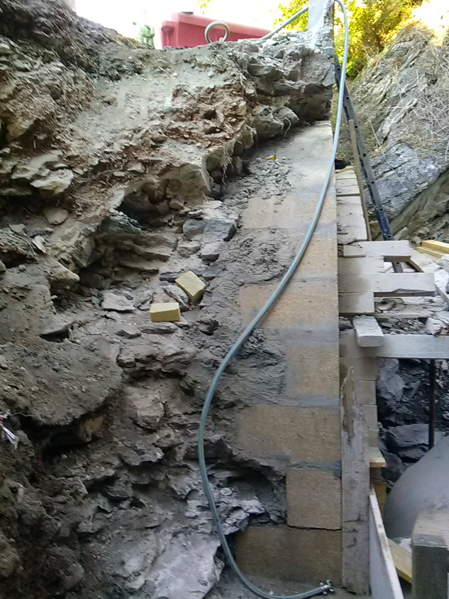 cismonte2b's tweet photo. Inforoutes 🚧 #cd2b RD 238 Poggio d'Oletta, confortement du pont, mise en place du bandeau en pierres de taille ( recommandations Grand Site de France) et élévation en pierre avant comblement en béton  et reconstruction de la partie de voûte. https://t.co/uipx4HBOrV