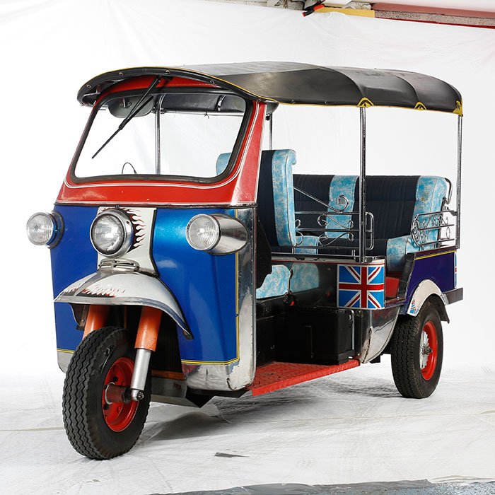 brookfab's tweet photo. Not a bad day at the office shooting these beauties, pizza in the back of the camper for lunch! #photography #studiophotography #tuktuk #tuklife #vw #vwcamper #classicvw https://t.co/uT8T6oDEh9