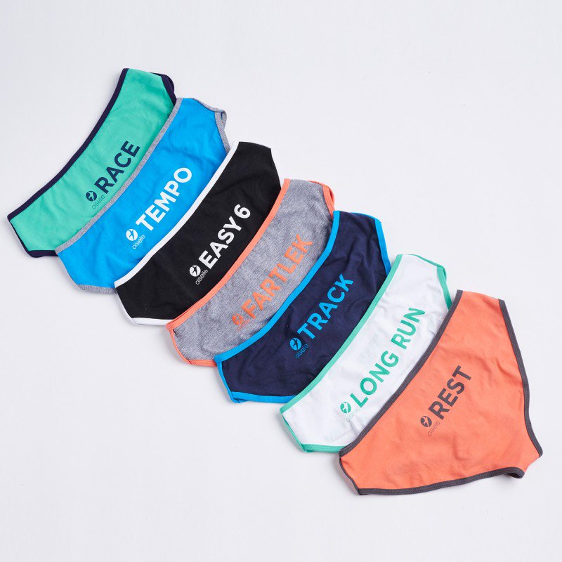 oiselle's tweet photo. For the #runnerds who wanna #keeprunningweird this holiday season (and all year long): https://t.co/pjAjbMfX5G https://t.co/r1suUoOTEl