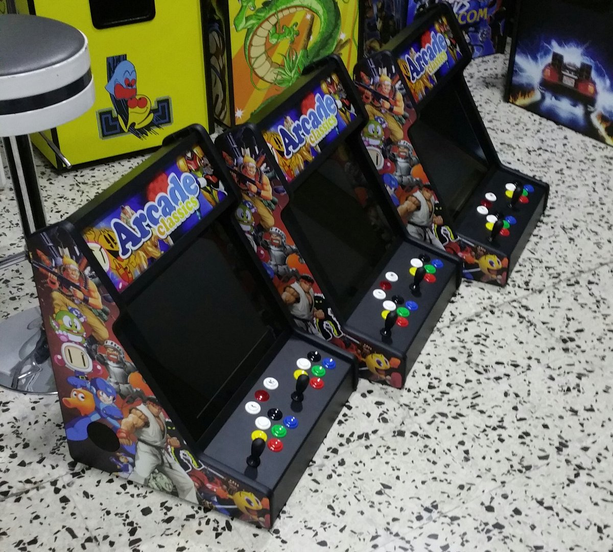 FACTORYARCADE's tweet photo. Venga a 550€ 645 juegos!!!! Me las quitan de las manos!!! 4 modelos disponibles!!! 😉😉 https://t.co/C38McFs8Gc
