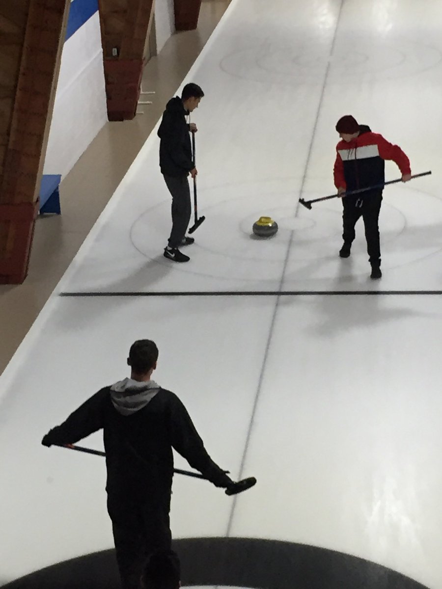 cmk23549167's tweet photo. @CardinalLegerSS Leger is in the House at the St Roch the House Curling Bonspiel #goodcurling #firstspiel #coachisproud #GoLeger https://t.co/yskjdJn1kH