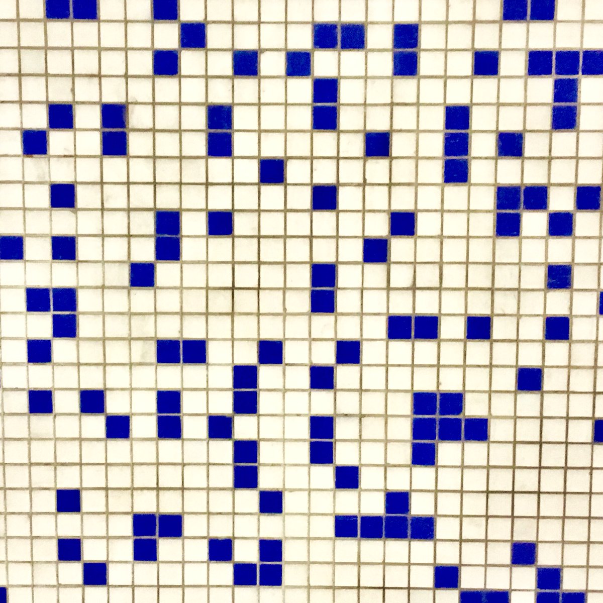 richardprice500's tweet image. Green Park correspndence tunnel - mosaic tiles gradually switch from Jubilee silver to Piccadilly blue.
#StructuredPerambulation #London