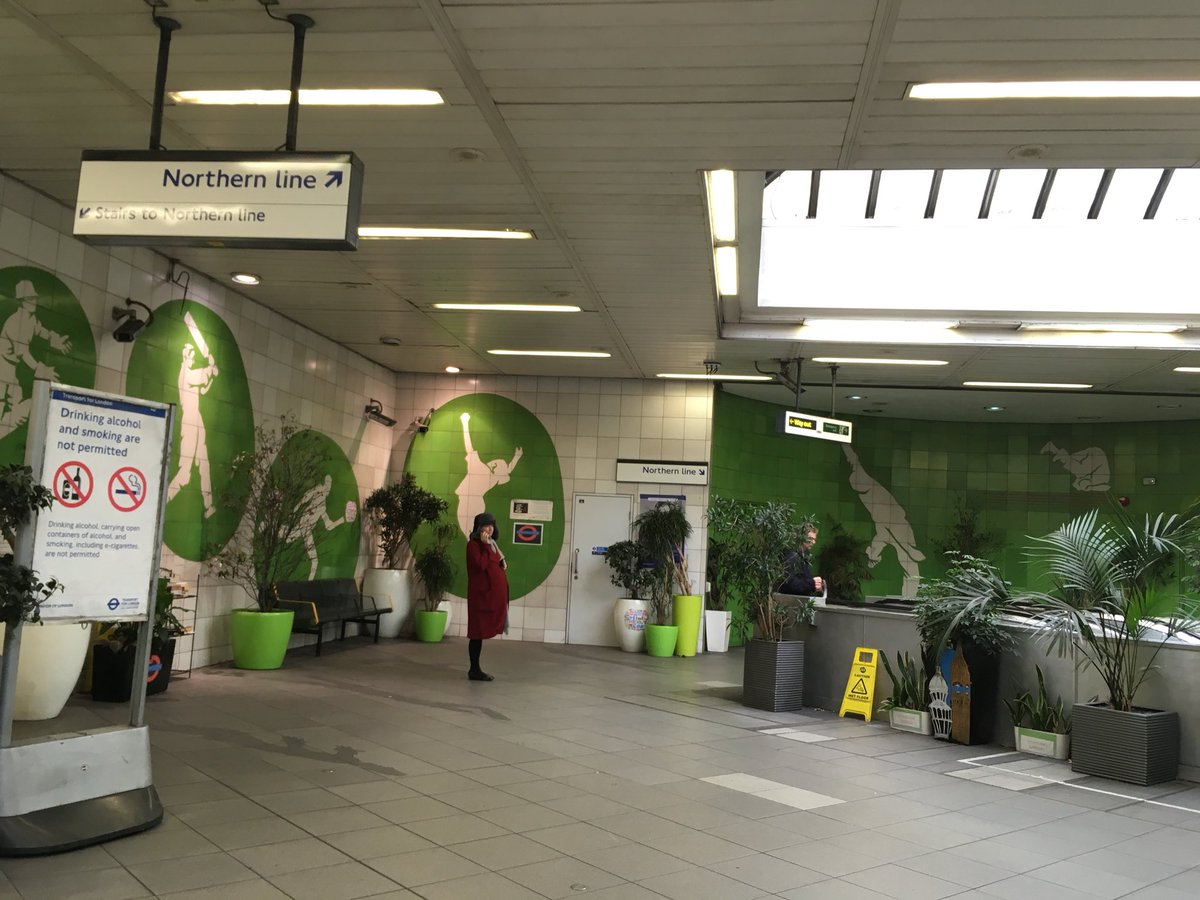 richardprice500's tweet image. Kennington - Oval station - showing the wider tube of the expanded platforms from the 1920s modernisation of the City and South London Railway. 
#StructuredPerambulation 
#London