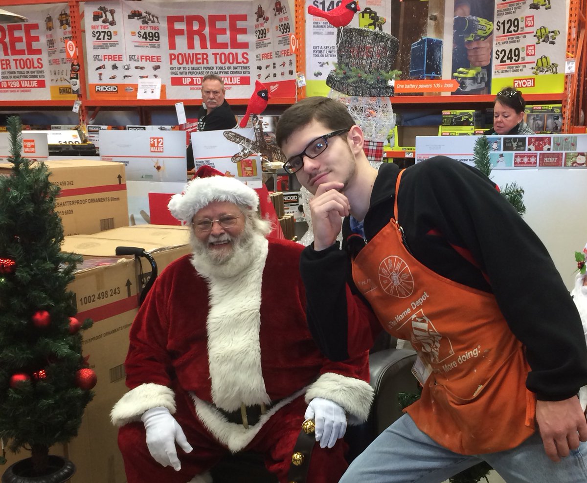 Emme07532949's tweet photo. Santa claus has visited home depot today! ☺️☺️ https://t.co/U0nKmv2o7l