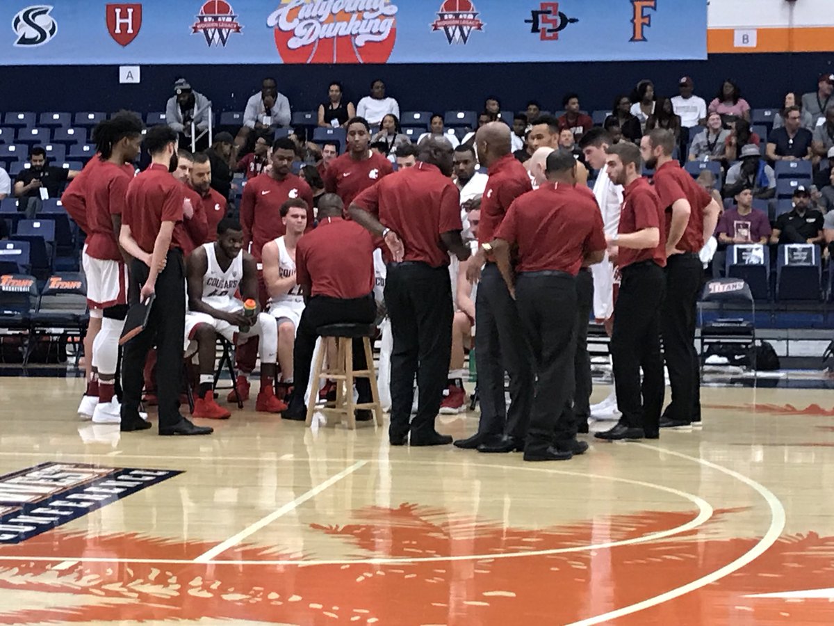DerekKXLY's tweet photo. People, @WSUMensHoops is leading 21st ranked @saintmaryshoops 42-40 at the half. This team deserves your attention. Listen on 📻 or watch on 📺 on ESPNEWS. #GoCougs 🏀💯 https://t.co/1fsUHy9ak9