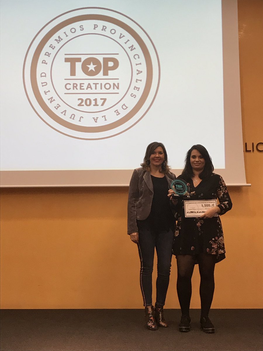 dipuALCjuventud's tweet photo. Premio al Relato Breve #TopCreation2017
 
1er premio Alicia Marín López con el relato LA LIBRERÍA DE LA ESQUINA

2do premio Joaquín García con el relato NO ESTOY LOCA

3er premio Alba Varón Vicente con el relato EL PRECIO

Entrega la Diputada de Juventud @MercedesElche https://t.co/UhmMcYEhP9