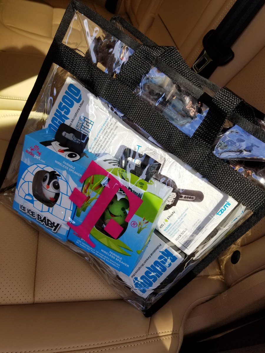 Alisa_Arner's tweet photo. Just loaded up on #rocksolo and #audiopets at my local Lakewood TMobile store! https://t.co/d2VYBYDB3G
