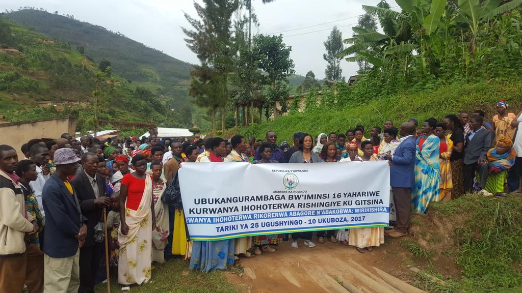 emilebas1's tweet photo. Hon. @GakubaJeanne joined in a walk from #CyungoSector to stade Murehe, to mark the launch of 16 days o activism on #violence against women and girls @rulindodistrict @RwandaParliamnt @RwandaWomenMPs
#16days @mi https://t.co/AzDBy9pReZ