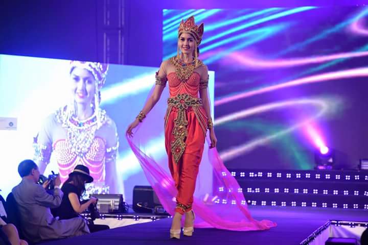 beebeemyanmar's tweet photo. #MissUniverse 
#Myanmar https://t.co/YQtFTiPIwk