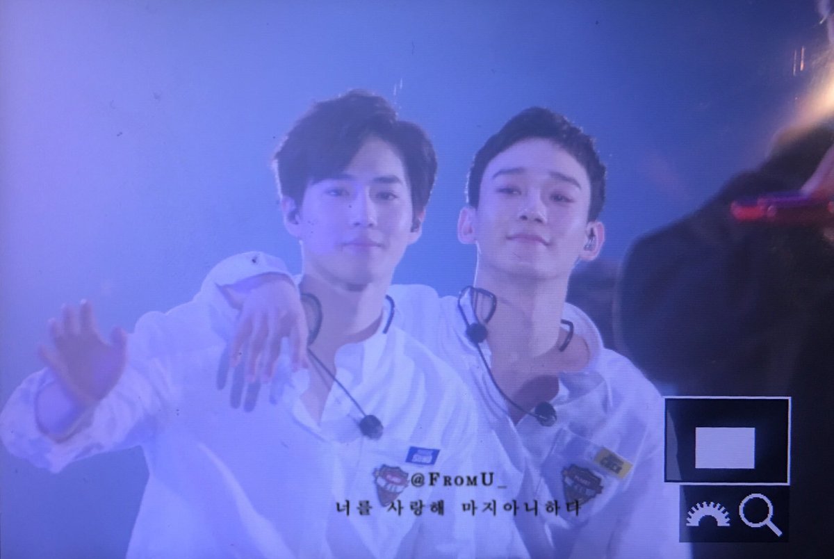 EXOGlobal's tweet photo. [PREVIEW] 171124 @weareoneEXO #EXO Suho &amp; Chen @ #TheElyXiOninSeoulday1 
Cr: FromU_ | CottonJ_522 https://t.co/dinKrPIqIB