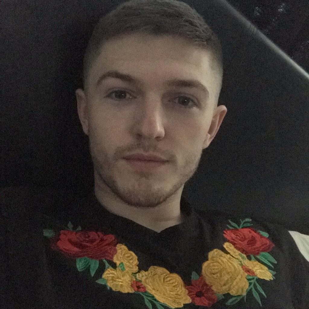 1995Coco's tweet photo. #NewProfilePic https://t.co/01oWOPjEf3