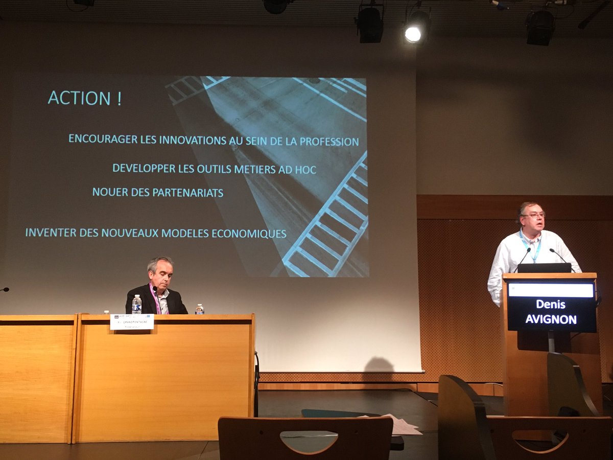AValentinSmith's tweet photo. Présentation du plan d'action numérique de la profession vétérinaire par Denis Avignon @OrdreVet_France #AFVAC2017 @vetintech #veterinaire https://t.co/UKeRtGL0CK