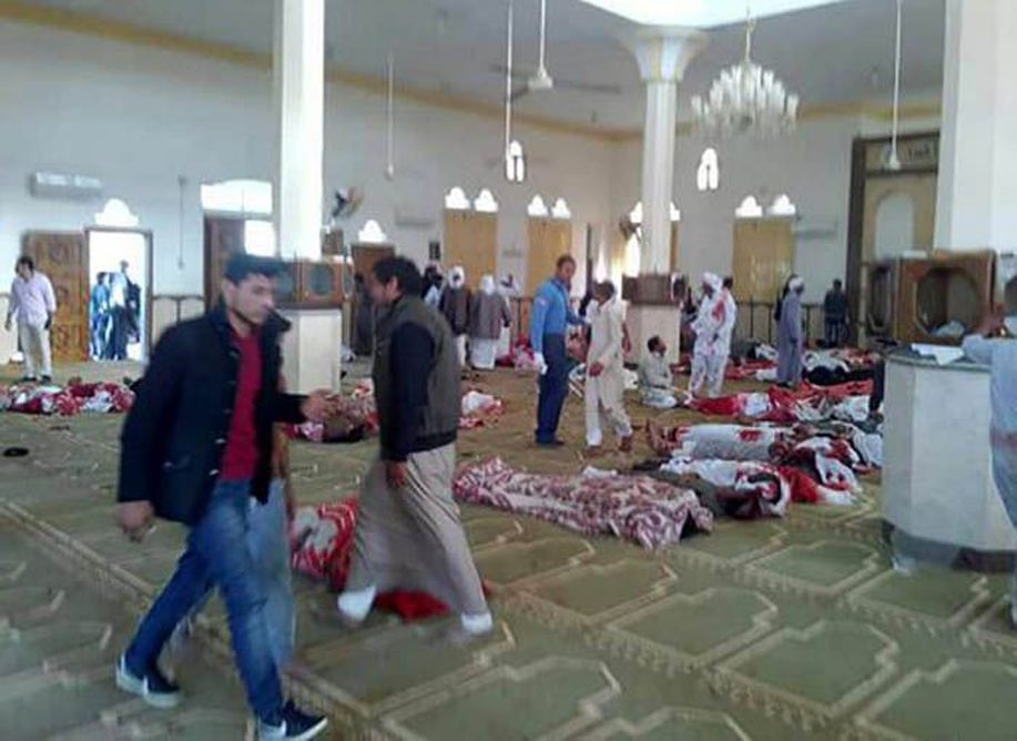detikcom's tweet photo. Foto: 184 Orang Tewas Dalam Ledakan Bom di Masjid Mesir https://t.co/CjQlMjouWw https://t.co/9MwcbrxVql