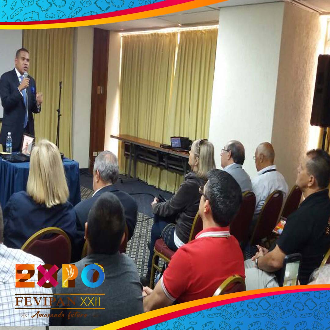 FEVIPAN's tweet photo. “En busca de un país”, gracias a nuestro patrocinador  @segurosybanca a cargo del periodista, Leocenis García. #ExpoFevipan2017 #ApostamosAlÉxito #FortalecidosEnLaAdversidad #AmasandoFuturo https://t.co/BfEKqbhUZ1
